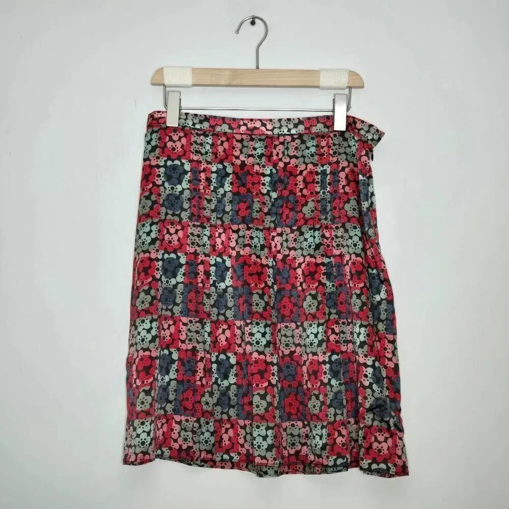 Marc Jacobs Women's 100% Silk Skirt Size 6 Flowers Pleats